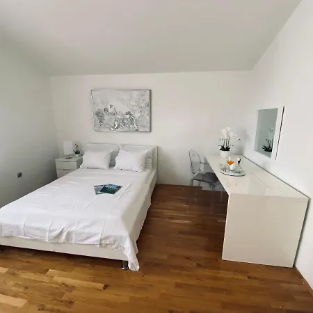 Zara Apartment *
